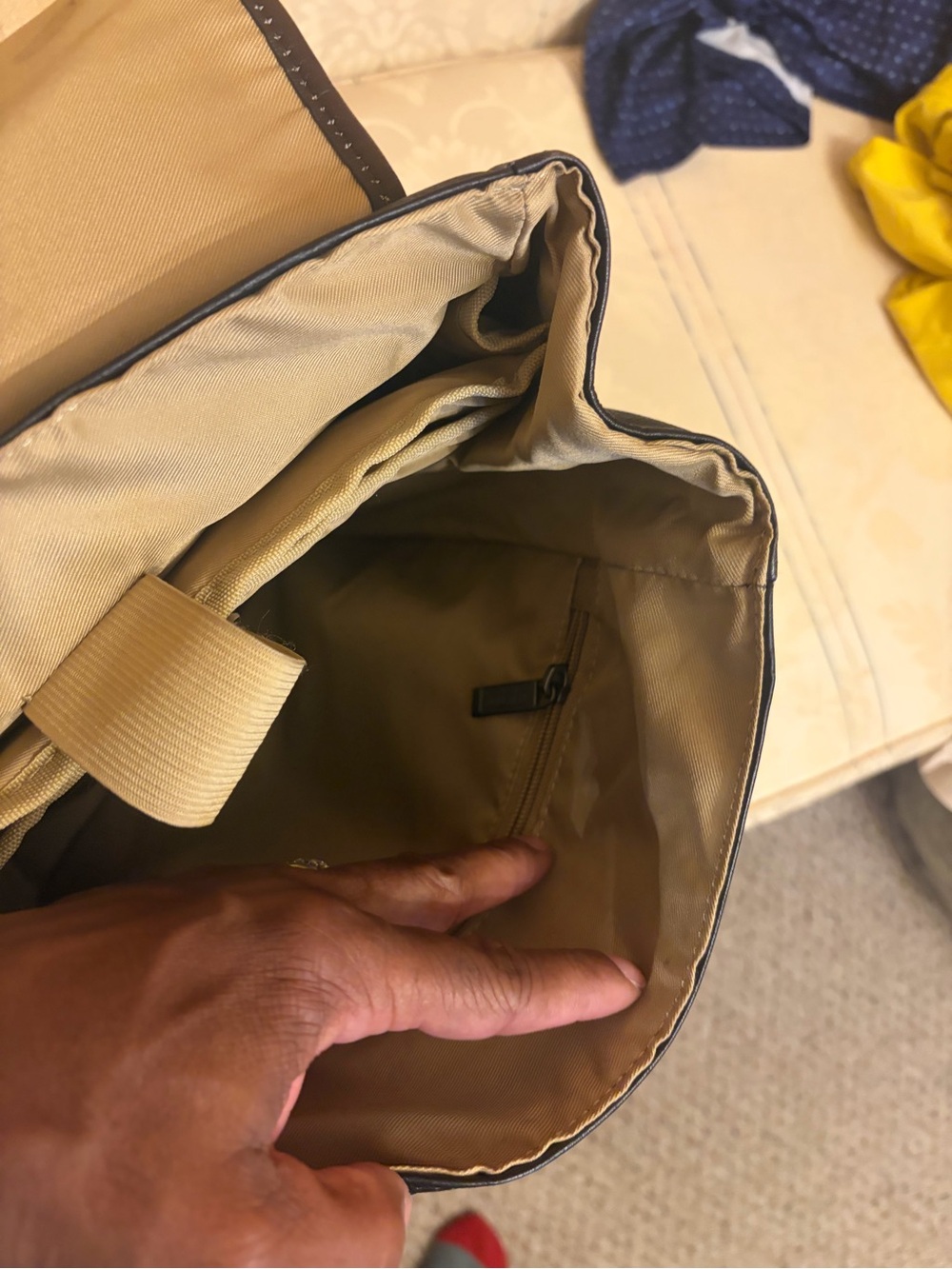 Kenneth Cole Reaction Dark Brown Leather Flap Backpack - Picture 7 of 8
